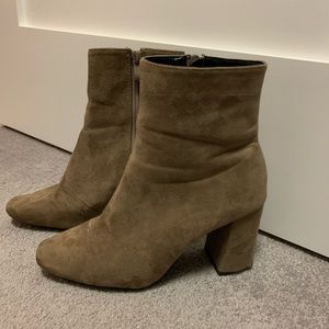 Lulu’s Ankle Bootie Brown Suede